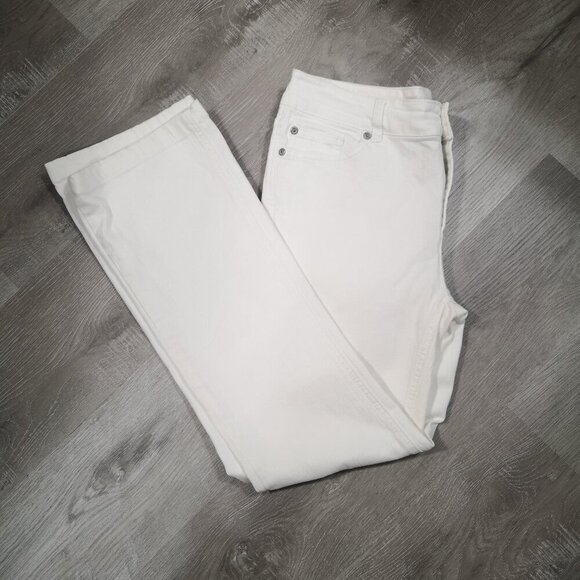Chico's Platinum Ladies Size 0.5 Reg. (approx. size 6 US) White Bootcut Jeans - Picture 10 of 14